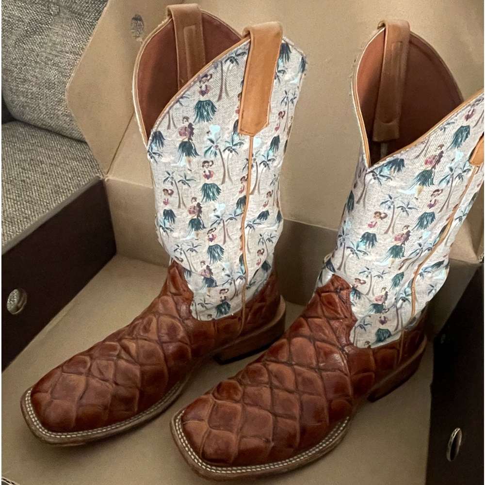 Horse Power Hula Tropics boots.